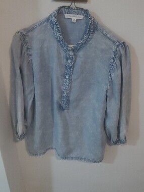 JANE and DELANCEY, Light Blue Distressed Chambray Henley Blouse SIZE XS NWOT
